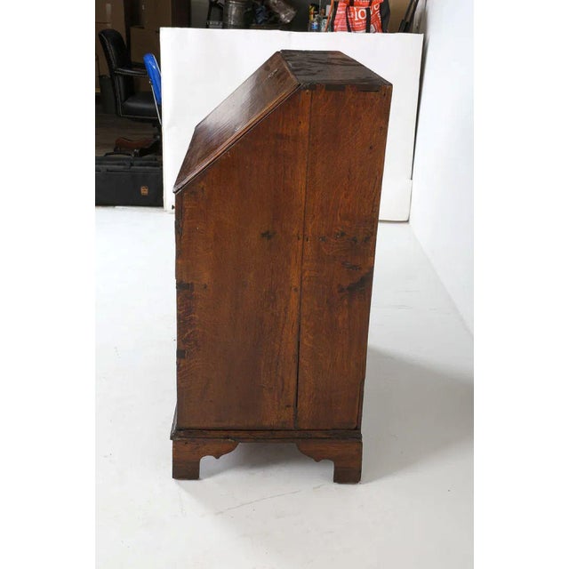 18th Century 18th Century George III Quartersawn Oak Slat-Front Bureau / Desk For Sale - Image 5 of 10