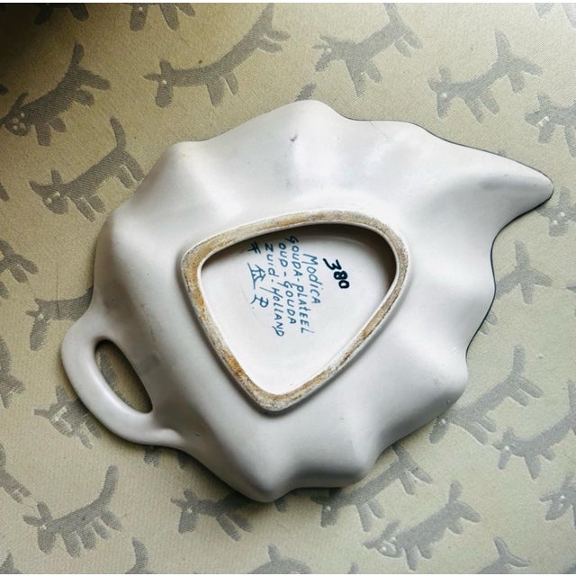 Mid-Century Modern Vintage Dutch Modica Gouda Floral Ceramic Leaf-Shaped Candy Dish Catch All For Sale - Image 3 of 4