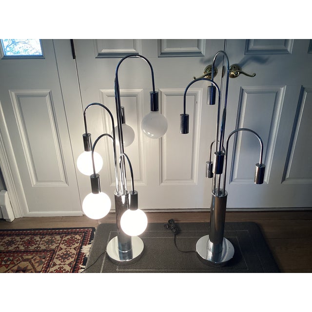 Sonneman Lighting 1970s Modern Sonneman Style Pair of Midcentury Modern Chrome Waterfall Style Table Lamps - a Pair For Sale - Image 4 of 16