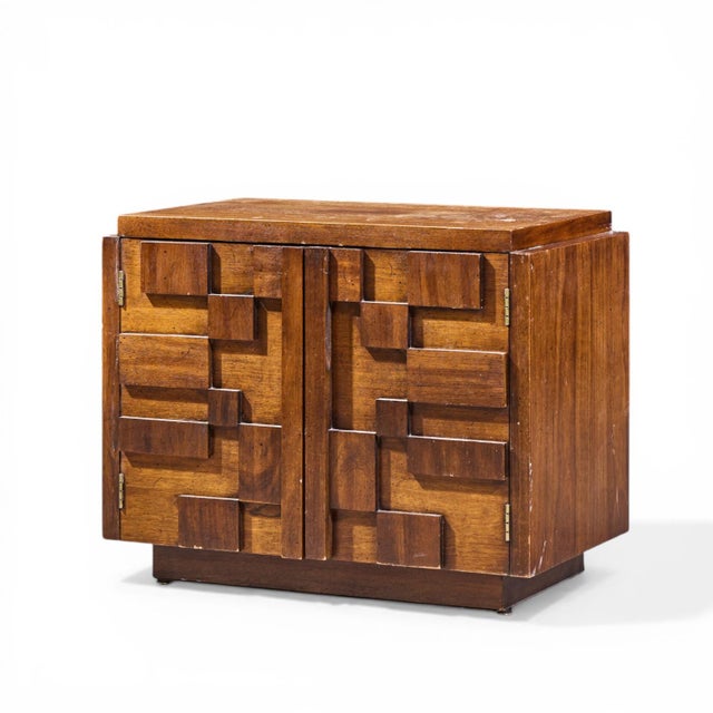 Lane Staccato Mid Century Brutalist Walnut Nightstands - Pair For Sale - Image 9 of 11