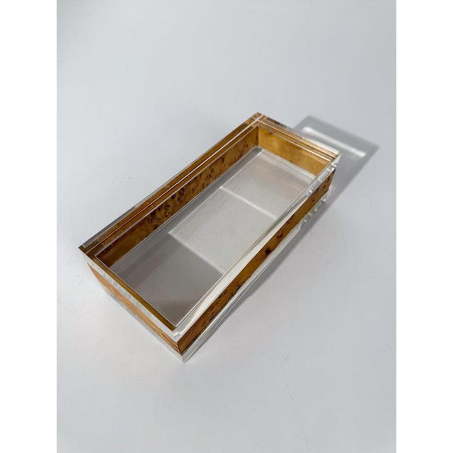 Mid-Century Rectangular Box in Clear Acrylic Glass and Burl Wood, Italy, 1970s For Sale - Image 14 of 16