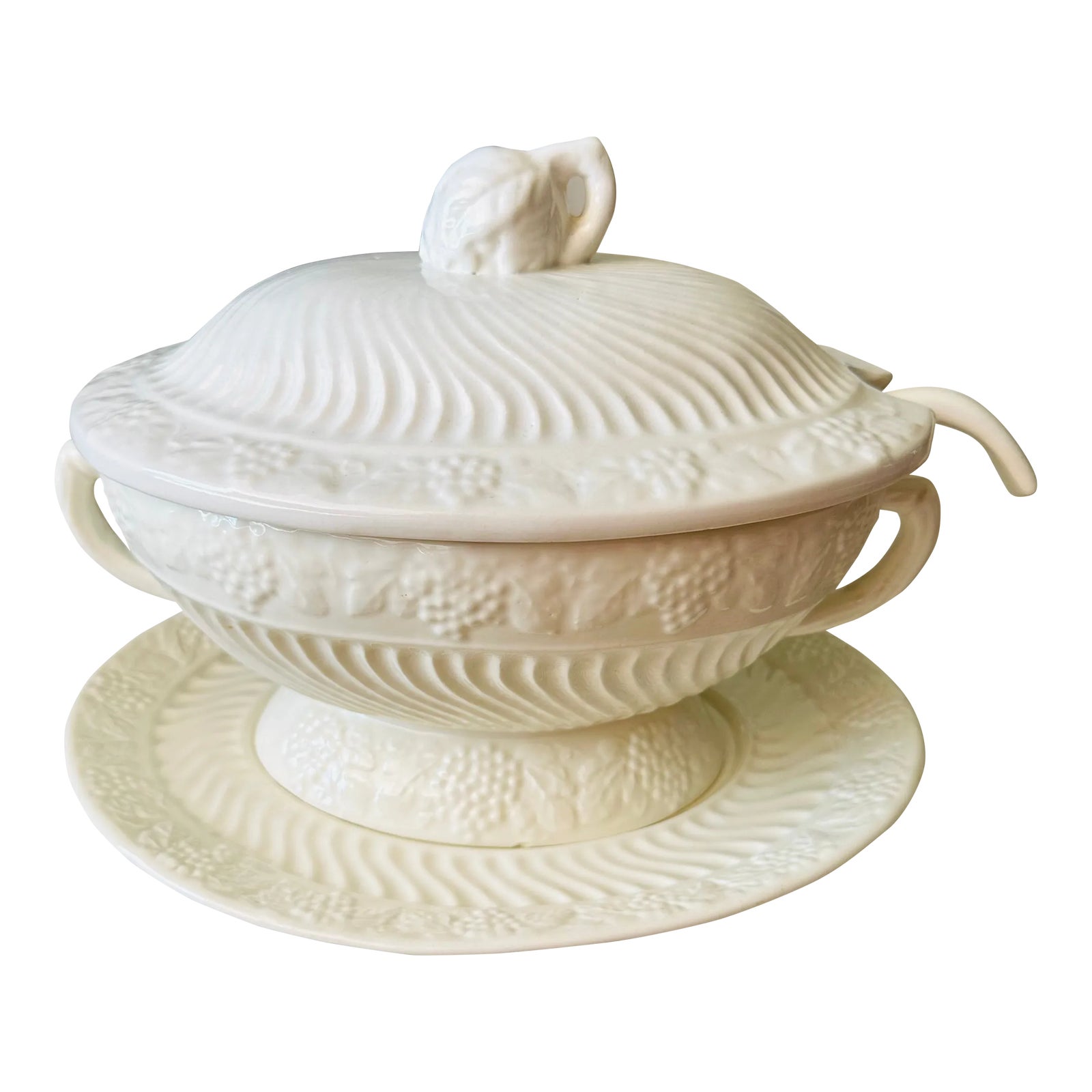Vintage California Pottery #783 Large White Soup Tureen Swirled