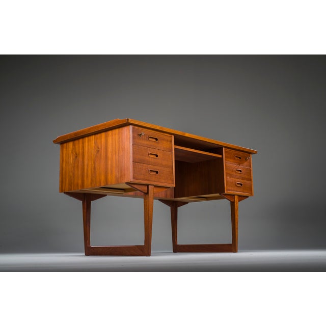 1960s Mid-Century Danish Freestanding Teak Desk with Raised Lip Edge, 1960s For Sale - Image 5 of 18