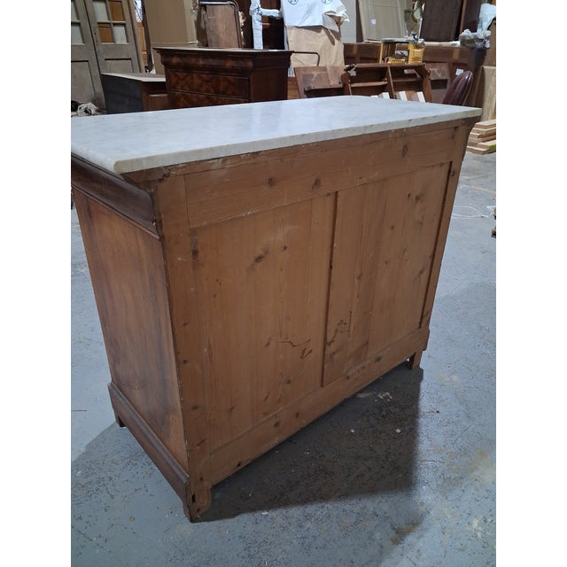 19th Century French Walnut Marble Top Commode With Bookmatched Veneers For Sale - Image 4 of 8
