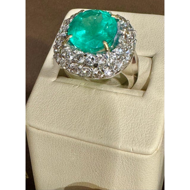 2010s 7 Carat Cushion Cut Colombian Emerald & 3.5 Ct Diamond Ring in Platinum Size 6.2 For Sale - Image 5 of 18