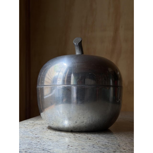 Mid-Century Modern Italian Aluminum Apple Ice Bucket with Textured Stem, 1960s For Sale - Image 11 of 14