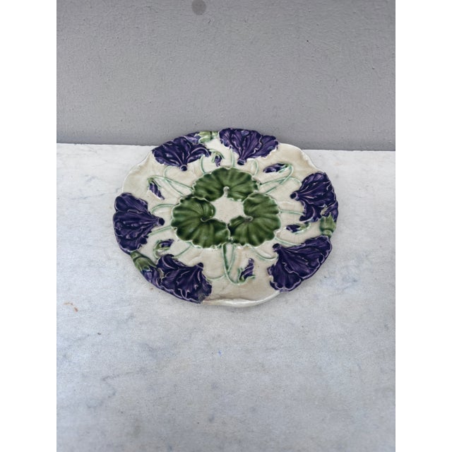 Majolica cyclamens plate signed Schultz Cilli, circa 1900, Art Nouveau. Diameter / 7.5 inches.