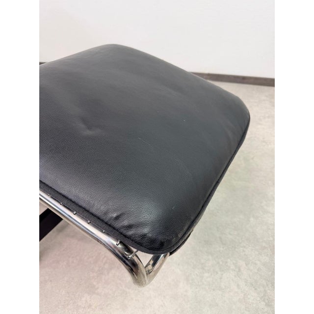 Vintage LC4 Chaise Lounge in Black Leather by Le Corbusier, 1970s For Sale - Image 9 of 13