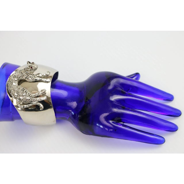 Modern Cat Lovers Artisan 1960s Modern ' Jumping Cat' Cuff Bracelet For Sale - Image 3 of 8