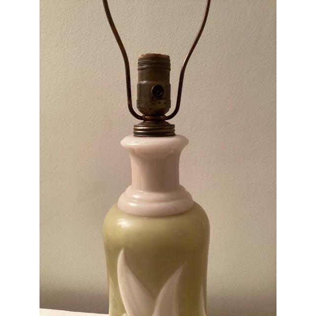 Vintage ART DECO ALADDIN ALACITE Glass LILY OF THE VALLEY Chartreuse Lamp