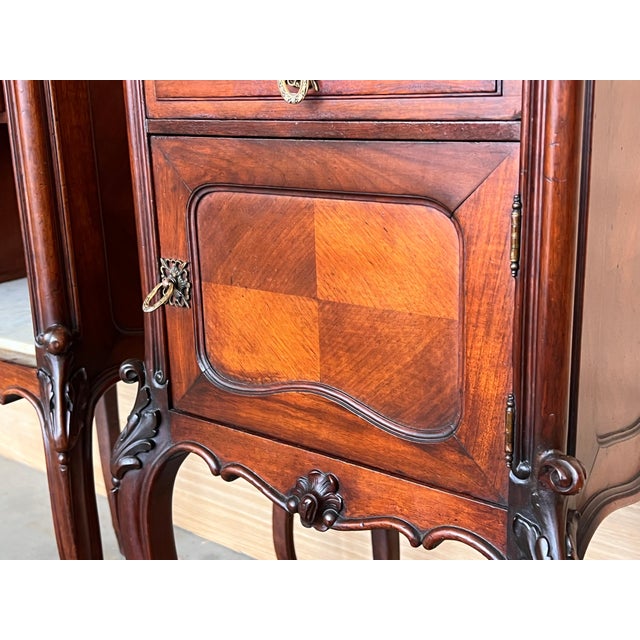 Louis XV Style Walnut Nightstands with Marble Top, 1930s, Set of 2 For Sale - Image 12 of 18