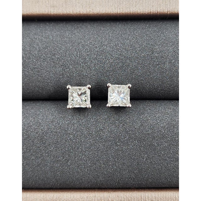 Early 21st Century 1.00 Ct Princess Cut Diamond Studs, Pair For Sale - Image 5 of 8