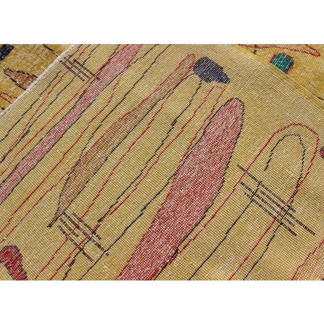 Mid 20th Century Keivan Woven Arts, Tu-Mtu-136060, Vintage Turkish Mid-Century Modern Rug in Yellow Color and Modern Design For Sale - Image 5 of 11