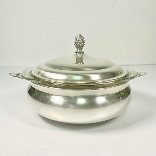 English Mid-Century Hollywood Regency English Traditional Covered Silverplate Casserole With Glass Insert For Sale - Image 3 of 11