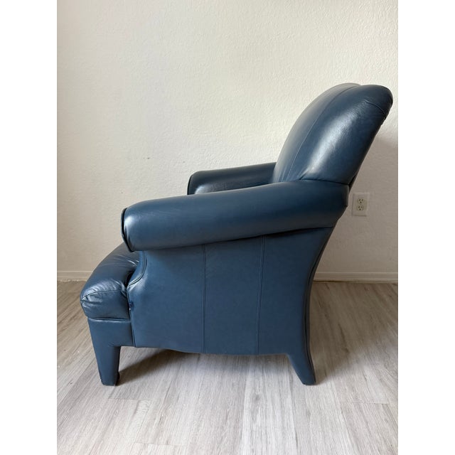 Mid-Century Modern 1990’s Mid Century Donghia Navy Blue Leather Club Chair For Sale - Image 3 of 9