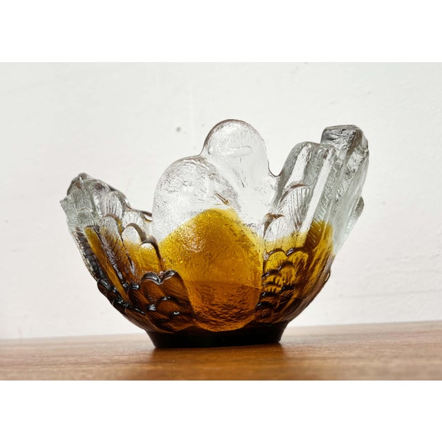 Mid-Century Modern Mid-Century Modern Glass Bowl with Dove by Pertti Santalahti for Humppila, 1960s For Sale - Image 3 of 18