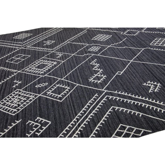 Early 21st Century Modern Kilim Grey Flatweave Wool Rug With Geometric Motif by Apaadana For Sale In New York - Image 6 of 7