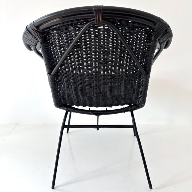 Stylish Mid Century Modern Wicker Rattan Basket Chairs Set of Four For Sale - Image 14 of 14