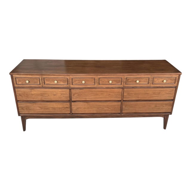 Vintage 1960s Walnut MCM Dresser With Tapered Legs For Sale - Image 4 of 9