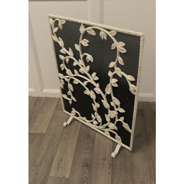 Fire Guard in Painted Wrought Iron, 1880 For Sale - Image 6 of 8