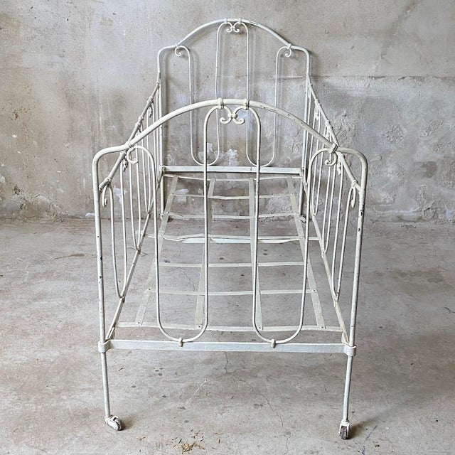 Vintage Wrought Iron Daybed, 1950s, in Good conditions. Designed 1920 to 1949