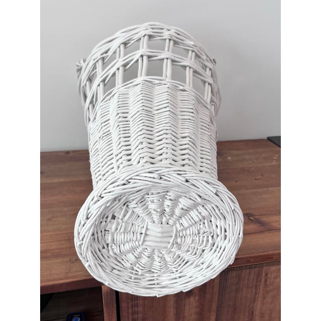 1980s Woven White Wicker 20.5” Umbrella/Plant Stand For Sale - Image 4 of 8