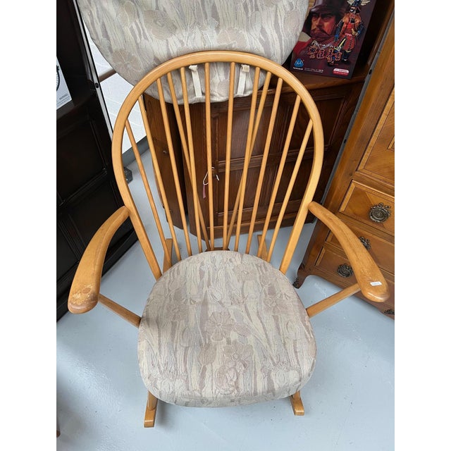 Blonde Model 315 Rocking Chair by Lucian Ercolani for Ercol, 1960s, in Good conditions. Designed 1960 to 1969 This piece...