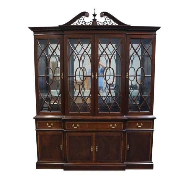 Chippendale Pennsylvania House Banded Mahogany Traditional Chippendale Style 71" Breakfront Lighted Display China Cabinet 13-3607 For Sale - Image 3 of 15