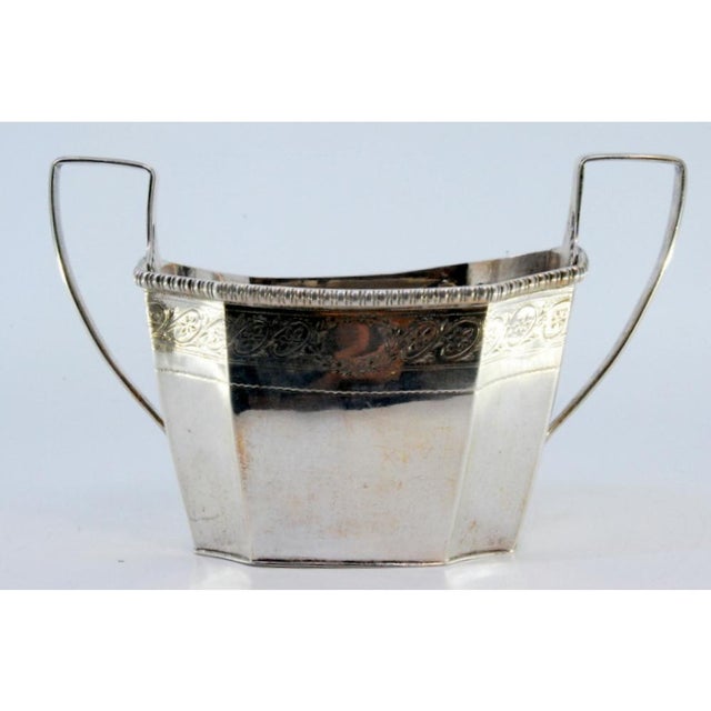 Silver Candy Box with Engraved Floral Motifs and Pearly Edges For Sale - Image 6 of 8