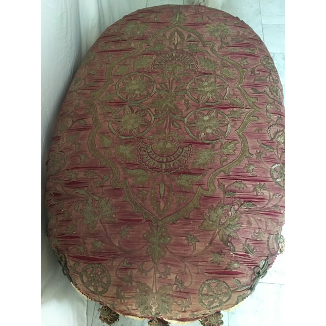 Burgundy Palatial Distressed Gold Bullion Burgundy Oval Ottoman For Sale - Image 8 of 11