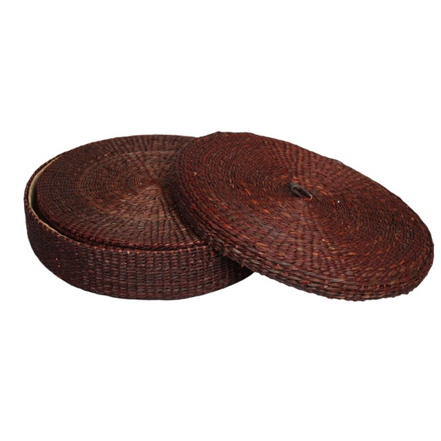 Rustic Late 20th Century Round Woven Raffia Placemats With Basket, Set of 6 For Sale - Image 3 of 5