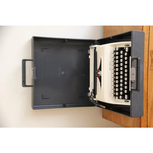 De Luxe Monarch Typewriter from Remington, 1970s For Sale - Image 4 of 11