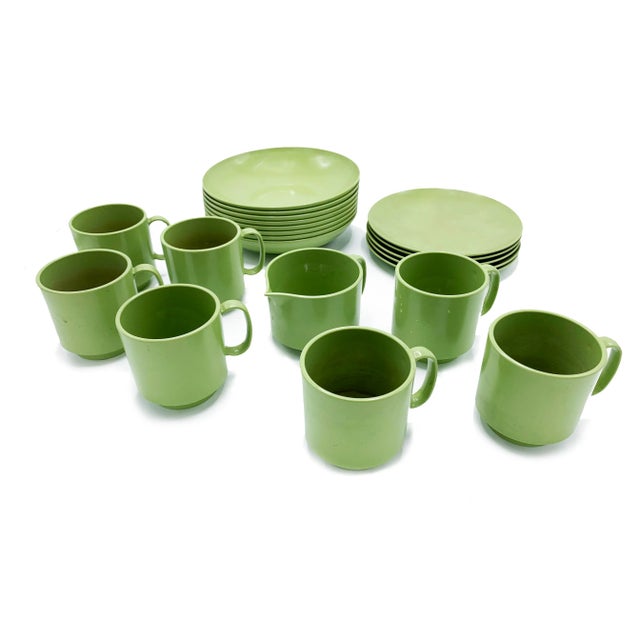 Oneida Mid-Century Modern Oneida Retro Green Melmac Dining Set - 21 Pieces For Sale - Image 4 of 4