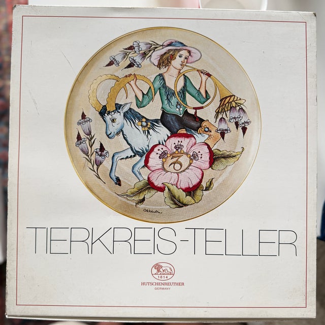 Modern Virgo Zodiac Sign Plate in Porcelain by Ole Winther for Hutschenreuther, 1979 For Sale - Image 3 of 6
