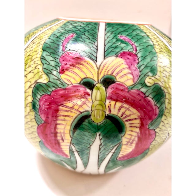 Chinoiserie Antique Chinese Famille Verte Bok Choy Cabbage Leaf Butterfly Dragonfly Melon Jar Vase For Sale - Image 3 of 12