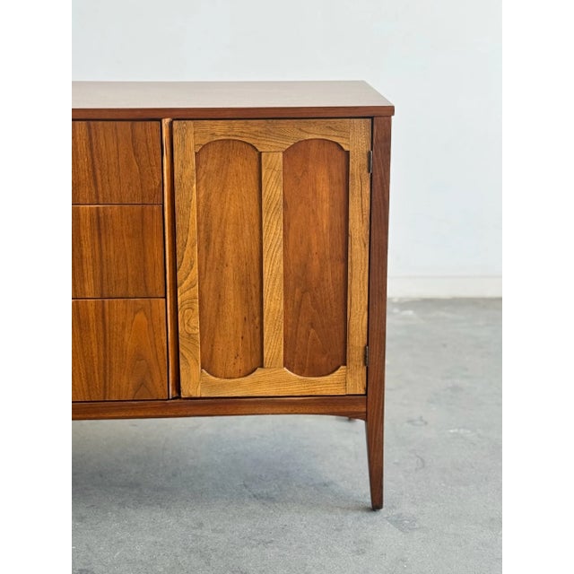 1960s Mid Century Modern Credenza in Warm Walnut For Sale - Image 11 of 17