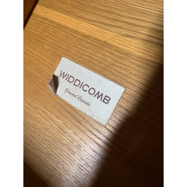 Chestnut 1960s Freshly Refinished Widdicomb Mid-Century Modern 6-Drawer Walnut Dresser – MCM Beauty! For Sale - Image 8 of 18