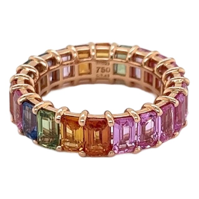 Mid 20th Century 18k Rose Gold Full Circle Emerald Cut Multi-Color Sapphire Band Ring - Size 6.5 For Sale