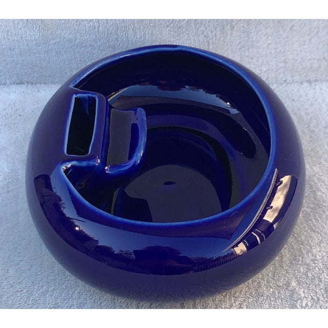 Mid-Century Modern Vintage Hall China Company Cobalt Ashtray With Integrated Matchbook Holder and Cigarette Rest For Sale - Image 3 of 7