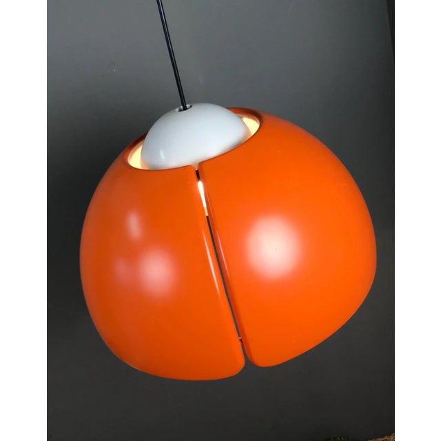 Orange polyester round mushroom lampshade. Not marked, you can consult Vintageinfo.be/temde leuchten for more information-...