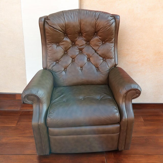 Traditional A Timeless Classic: The Genuine Vintage Stratolounger Recliner For Sale - Image 3 of 9