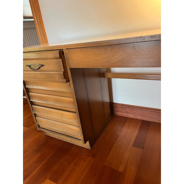 1960s Mid-Century Modern Desk American Martinsville For Sale - Image 4 of 12