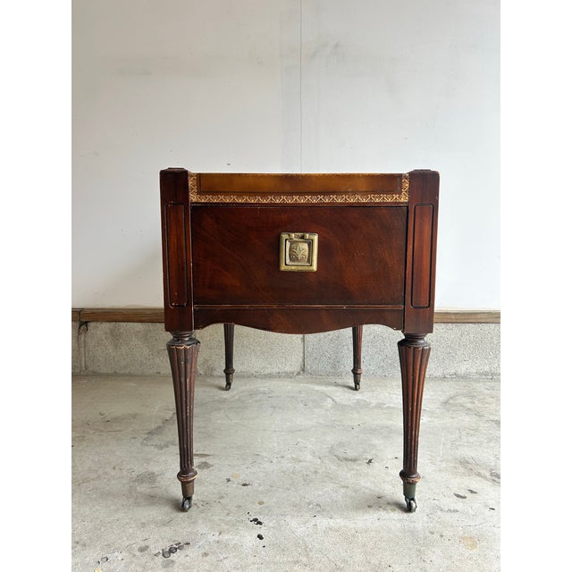 1920s Stickley Grand Rapids Mahogany Leather-Top Side Table With Drawer For Sale - Image 10 of 12