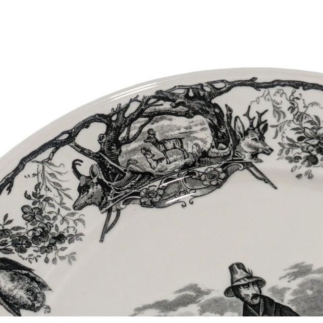 White Mid 20th Century Villeroy & Boch La Chasse La Fatigue Dinner Plate Discontinued Toile Hunting For Sale - Image 8 of 10
