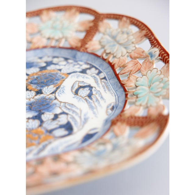 Antique 19th Century Japanese Imari Reticulated Charger Plate For Sale In Houston - Image 6 of 10