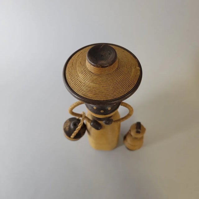 Mid-Century Scandinavian Folk Art Straw-Wrapped Wooden Doll Set – Mother & Child For Sale - Image 11 of 12