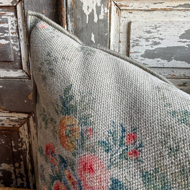 French French Linen Lumbar Cover – Pompadour Nuage 15 For Sale - Image 3 of 5