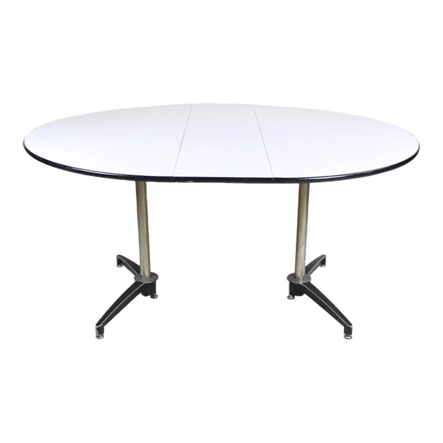 1970s Mid-Century Modern Herman Miller Style Expandable Table With Leaf For Sale