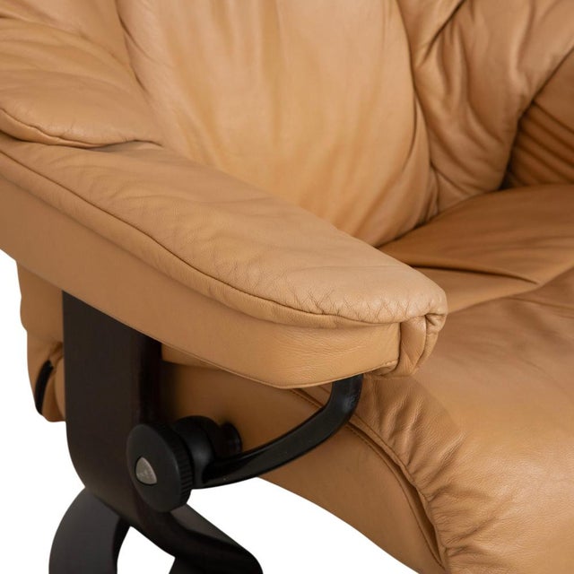 Reno Leather Recliner Chair with Ottoman from Stressless For Sale - Image 6 of 15