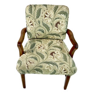 1990s Vintage Neoclassical Acanthus Leaf Upholstered Open Arm Side Accent Chair For Sale